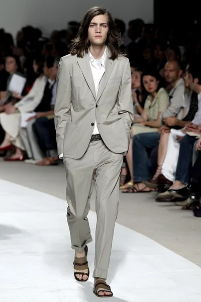 Look 17